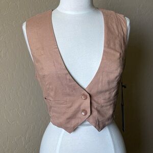 Sleeveless Button Crop Vest